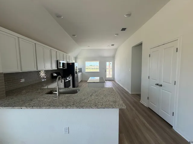 $389,900 | 3729 Pin Oak Hills, Seguin, TX 78155