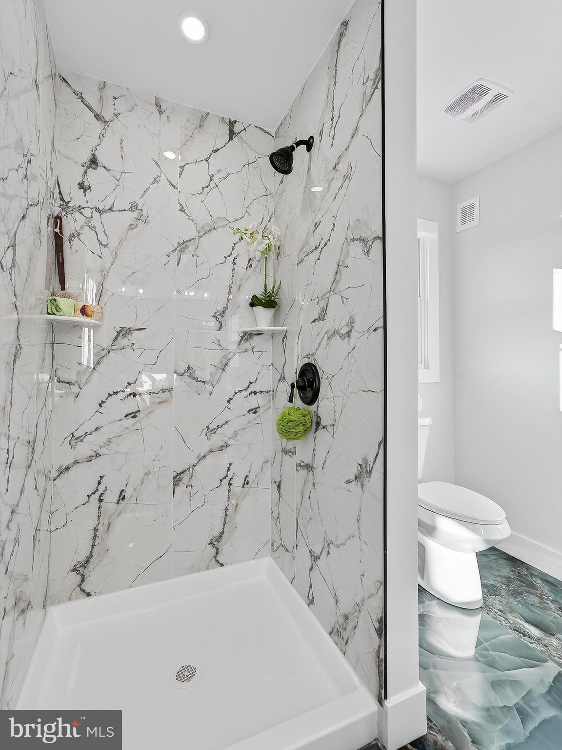 16 Estate Road Pemberton, NJ 08068 - Photo 29 of 40 a bathroom with a bathtub and toilet