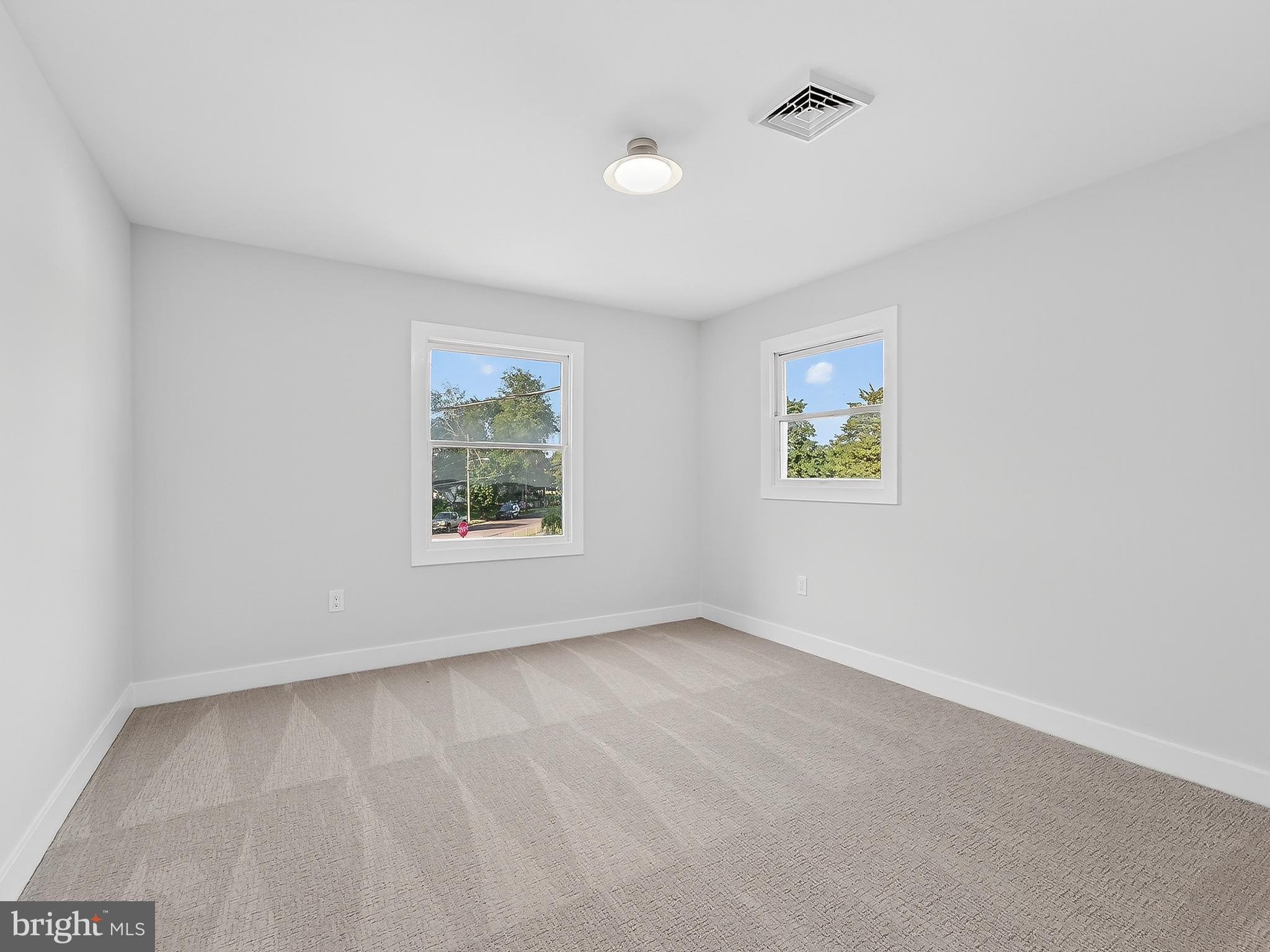 16 Estate Road Pemberton, NJ 08068 - Photo 32 of 40 an empty room with a window