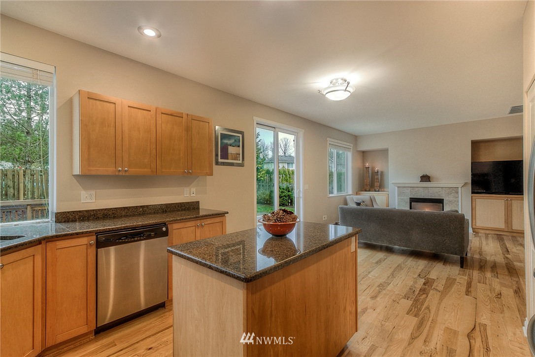 27403 Maple Ridge Way Southeast Maple Valley, WA 98038 - Photo 14 of 22 Gallery Image 14