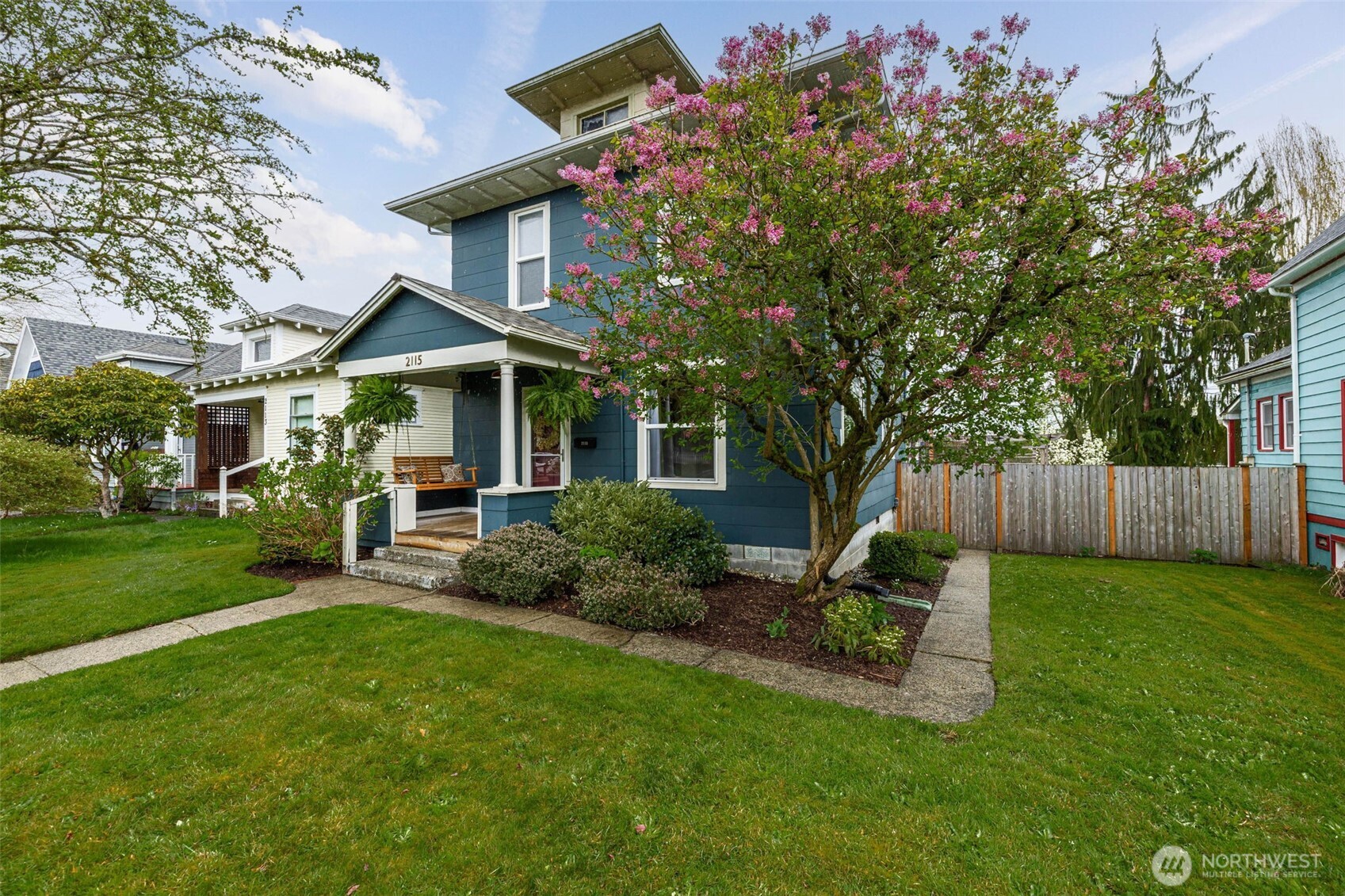 2115 Rockefeller Avenue Everett, WA 98201 - Photo 2 of 40 Gallery Image 2