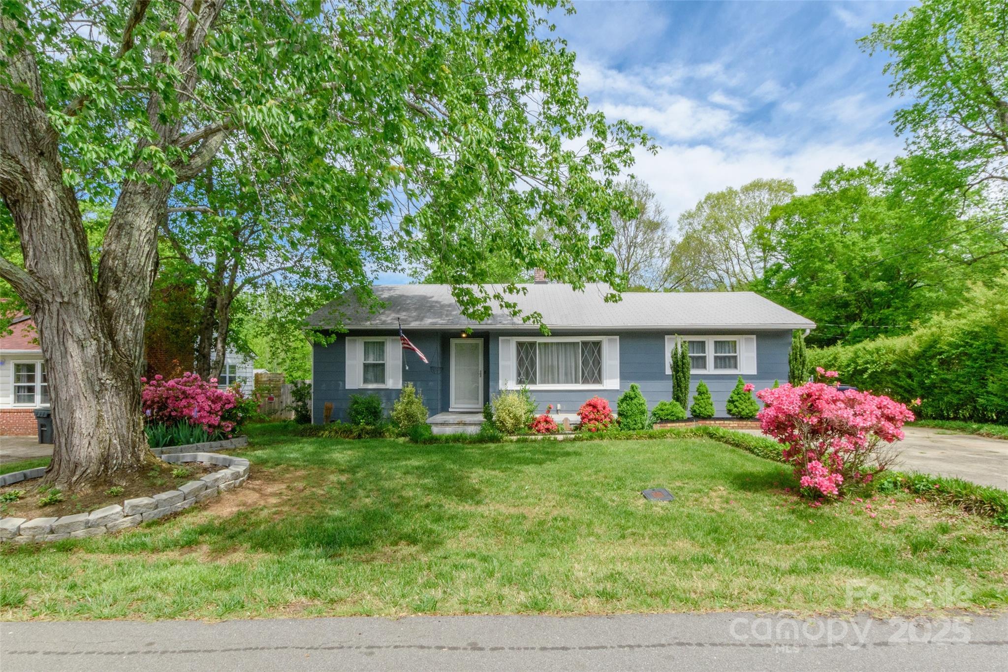 400 Rhyne Street Stanley, NC 28164 - Photo 1 of 26 Gallery Image 1