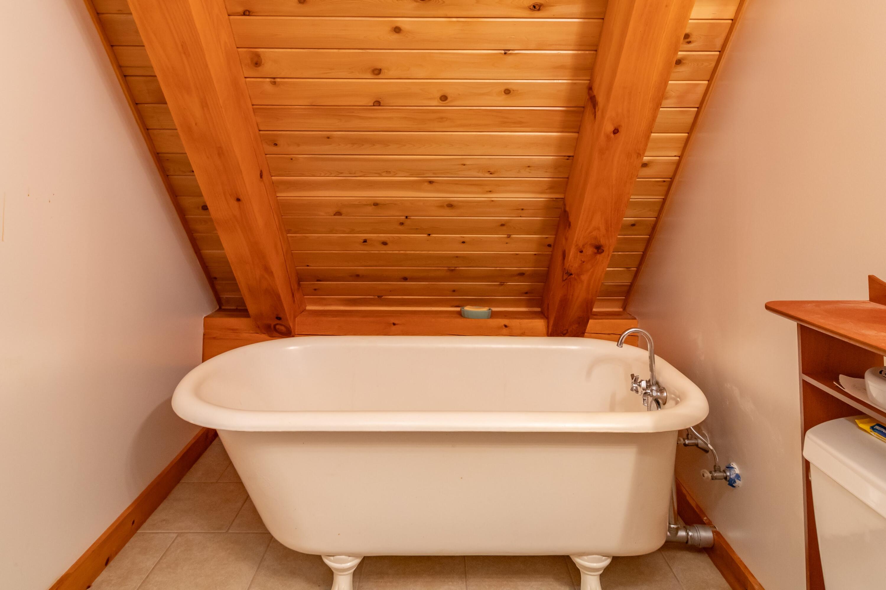 32 Sandy Beach Road Danforth, ME 04424 - Photo 22 of 39 32 Sandy Beach Road Interiors-6