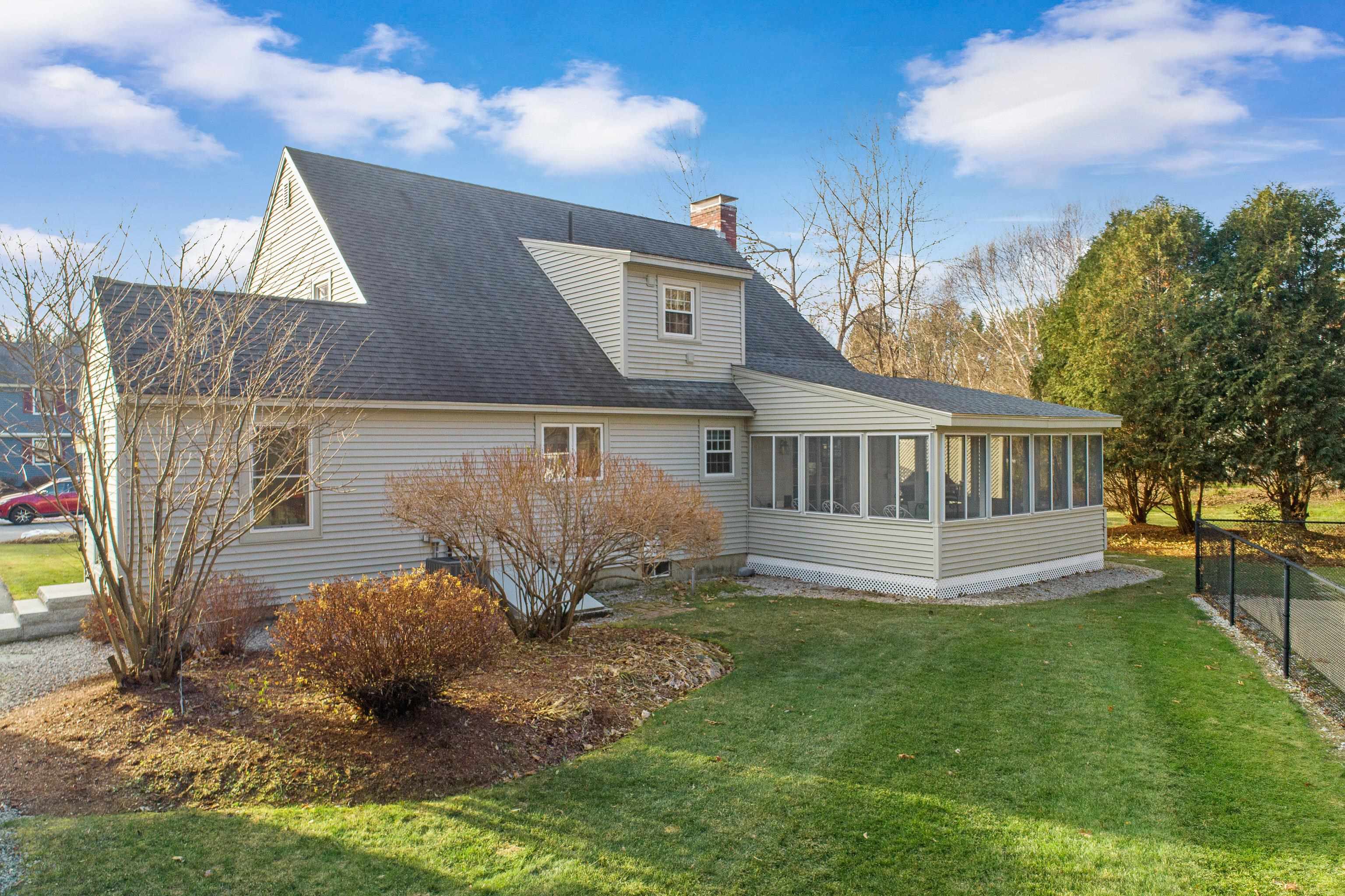 41 Heather Lane Concord, NH 03301 - Photo 2 of 40