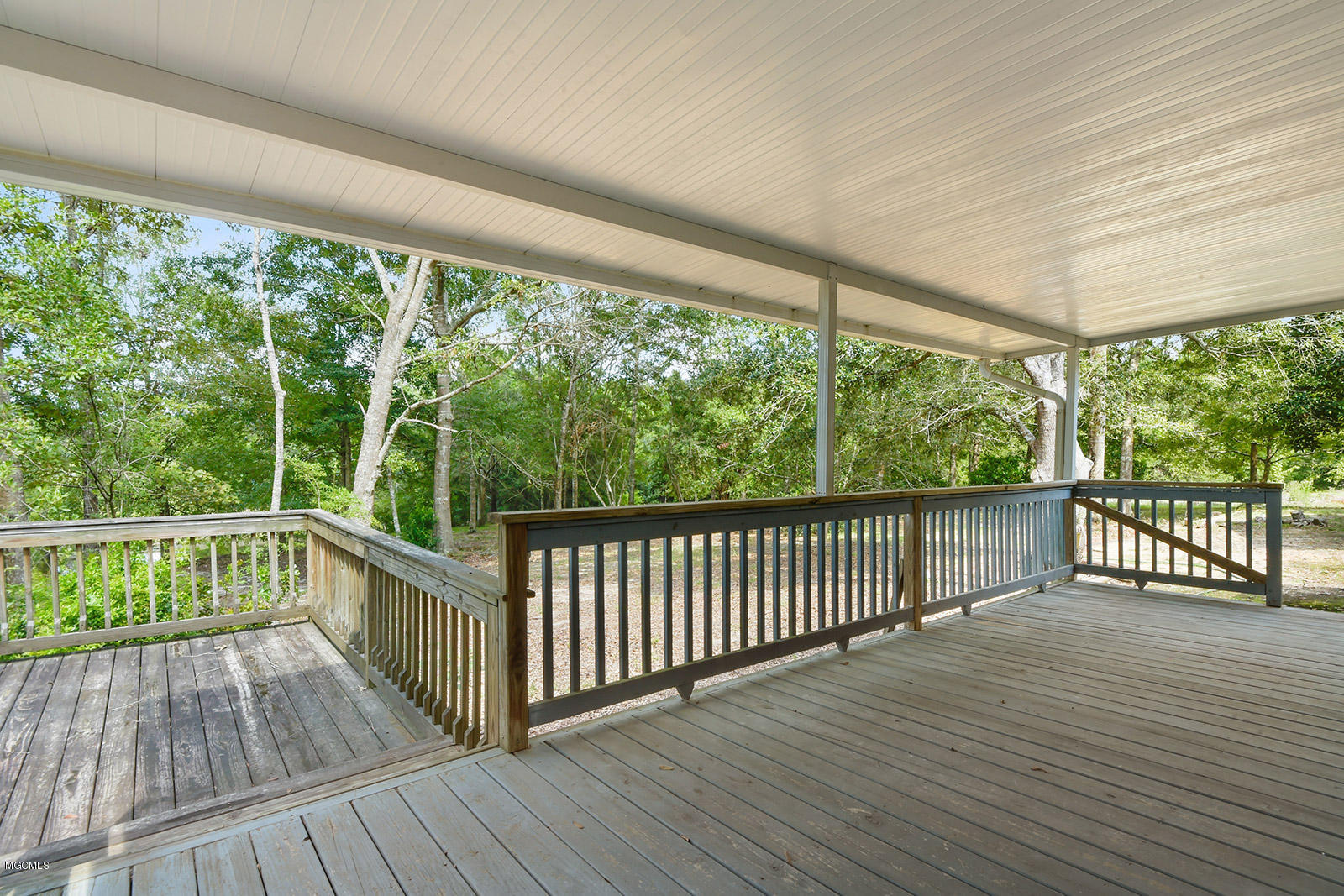 29318 West Dubuisson Road Pass Christian, MS 39571 - Photo 17 of 25 017_1600x1067_mls_1600x1067