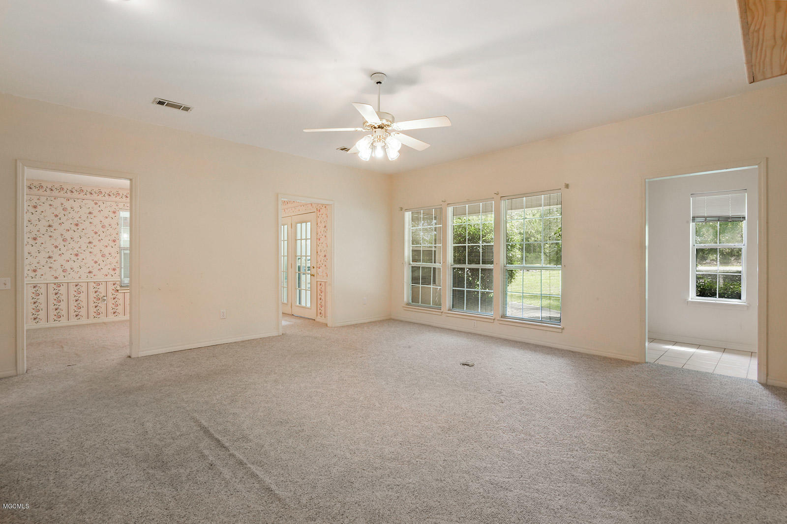 29318 West Dubuisson Road Pass Christian, MS 39571 - Photo 6 of 25 004_1600x1067_mls_1600x1067