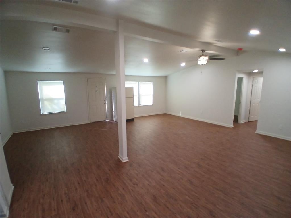 503 Windmere Circle Corinth, TX 76210 - Photo 4 of 20 Living space