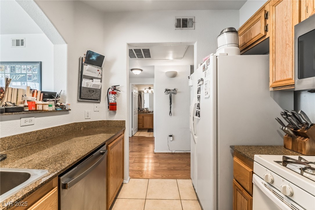 10550 West Alexander Road, Unit 2026 Las Vegas, NV 89129 - Photo 17 of 34 Gallery Image 17