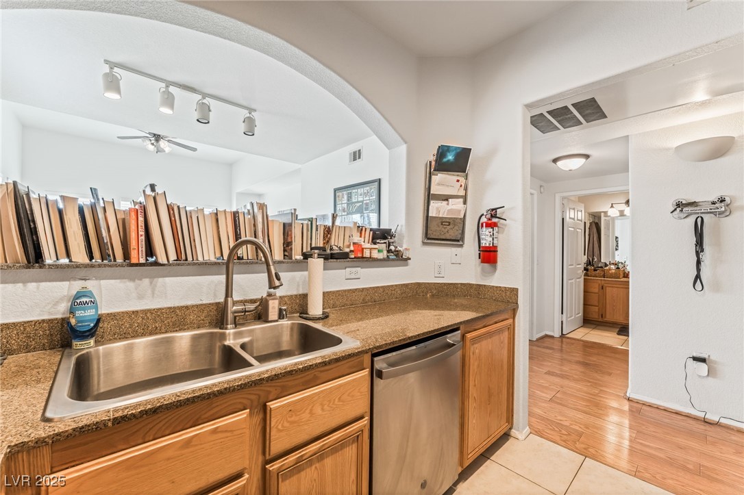 10550 West Alexander Road, Unit 2026 Las Vegas, NV 89129 - Photo 18 of 34 Gallery Image 18