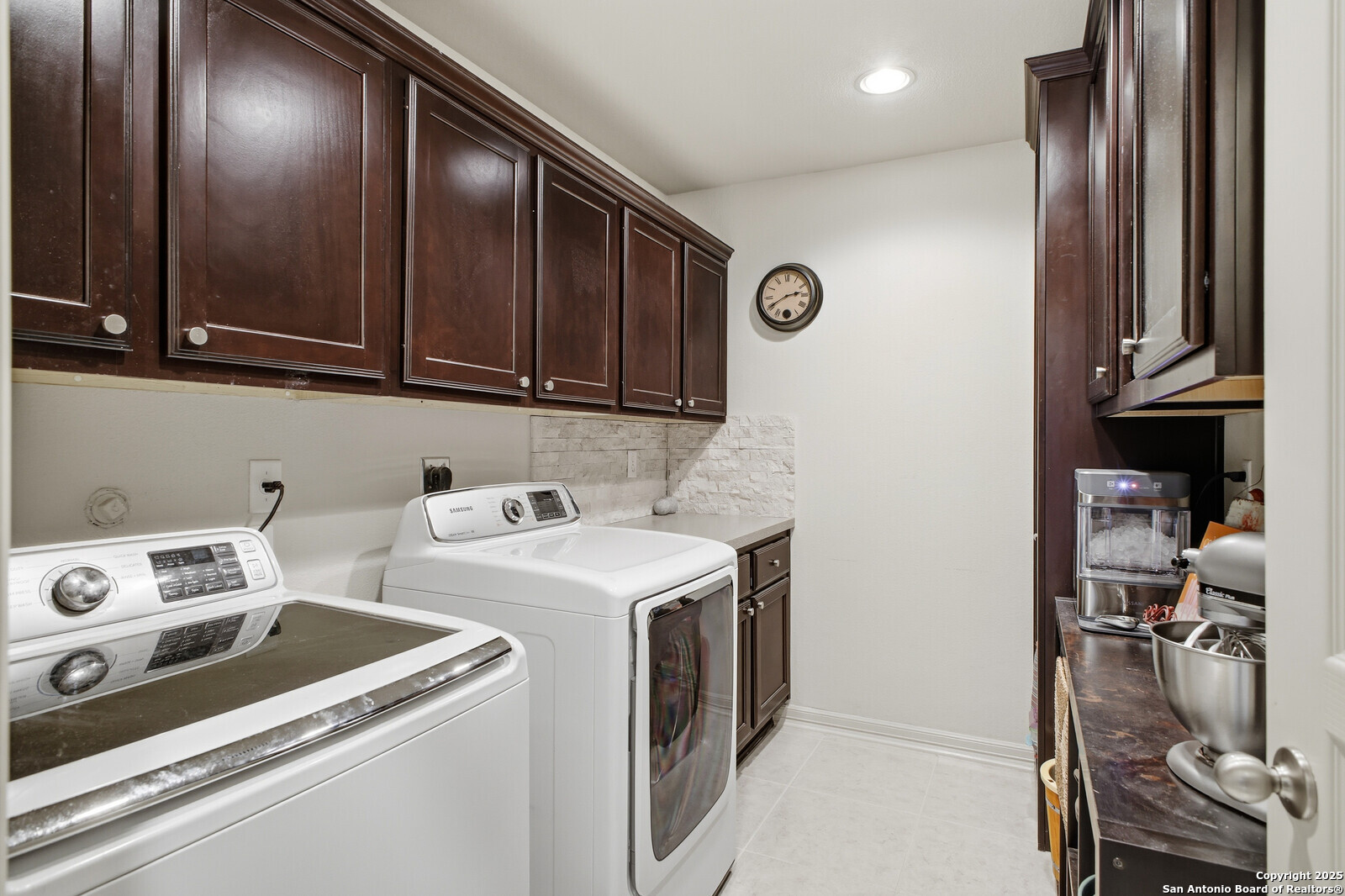 25523 River Ranch San Antonio, TX 78255 - Photo 20 of 41 a utility room with dryer and washer