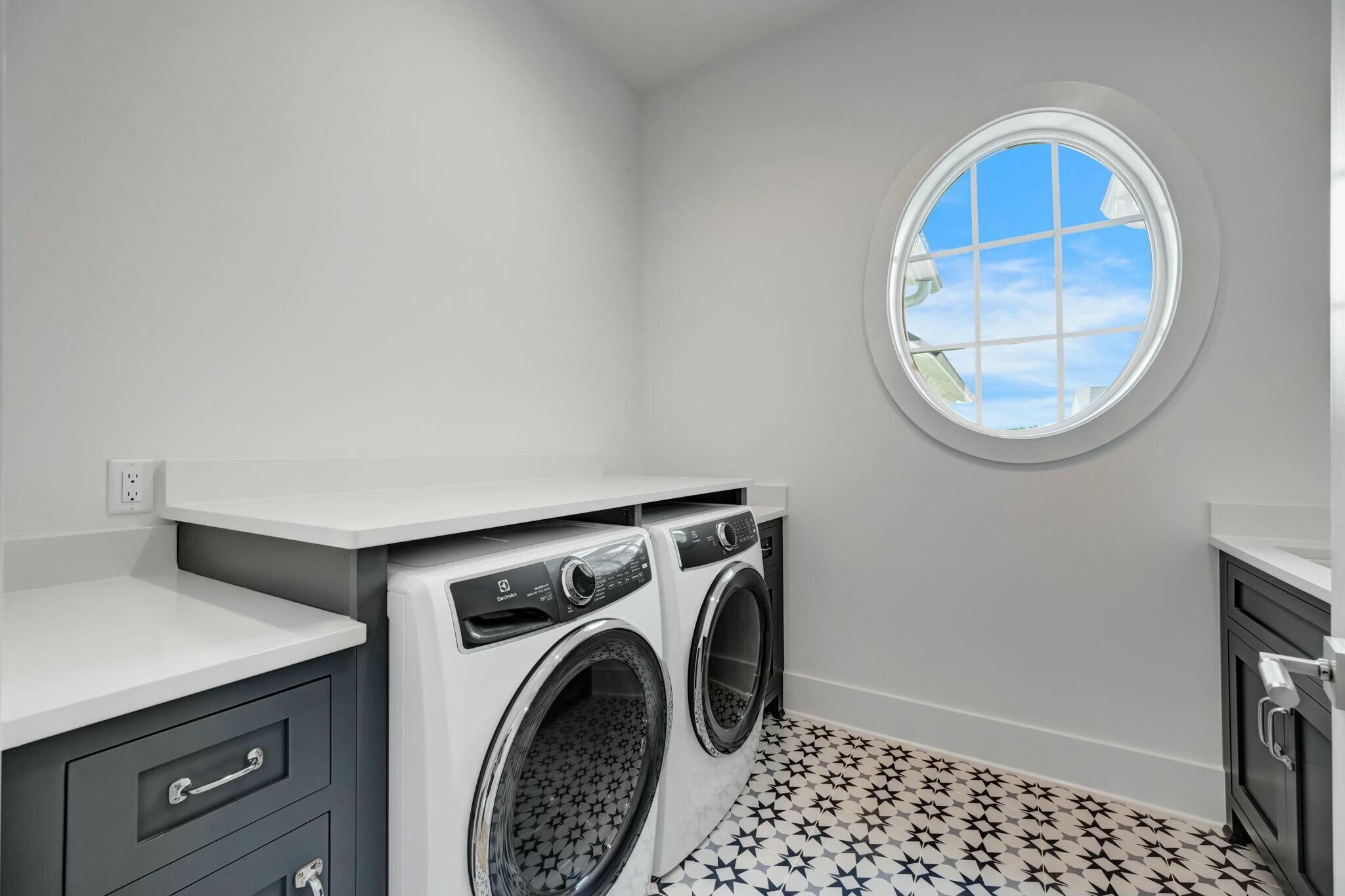 287 Golf Ridge Dr Inlet Beach Inlet Beach, FL 32461 - Photo 70 of 97 a view of livingroom with washer and dryer