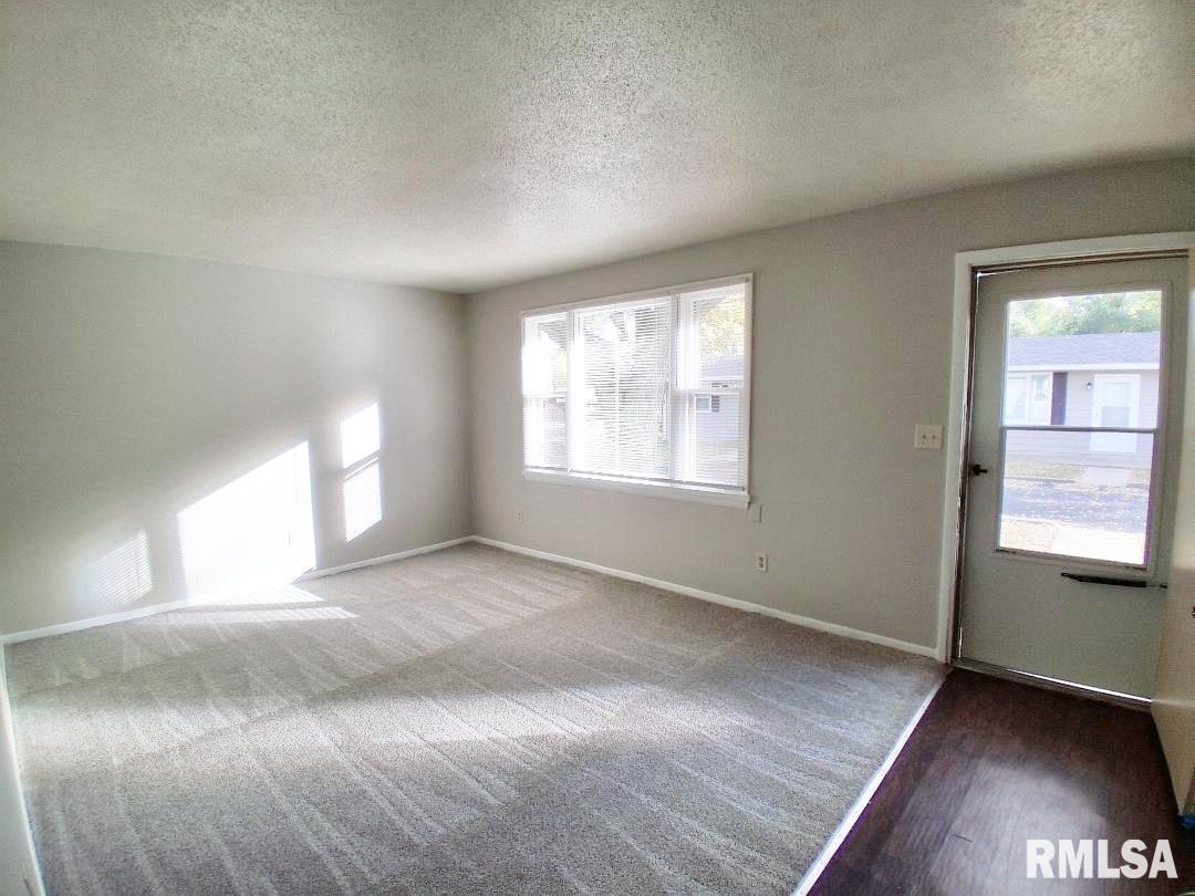 5812 West Farmington Road, Unit A Peoria, IL 61604 - Photo 3 of 10
