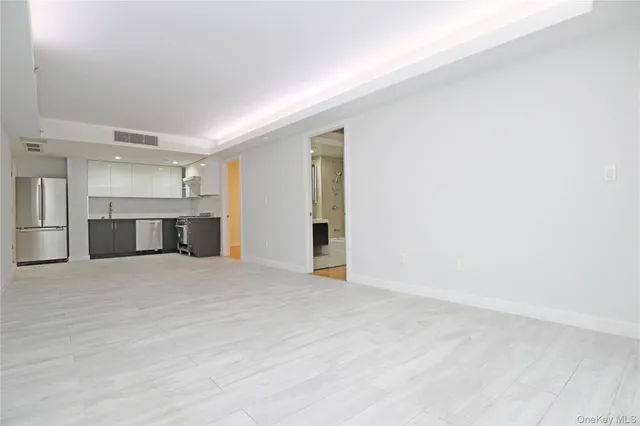 $676,000 | 15815 Union Turnpike, Unit 3B | Hillcrest