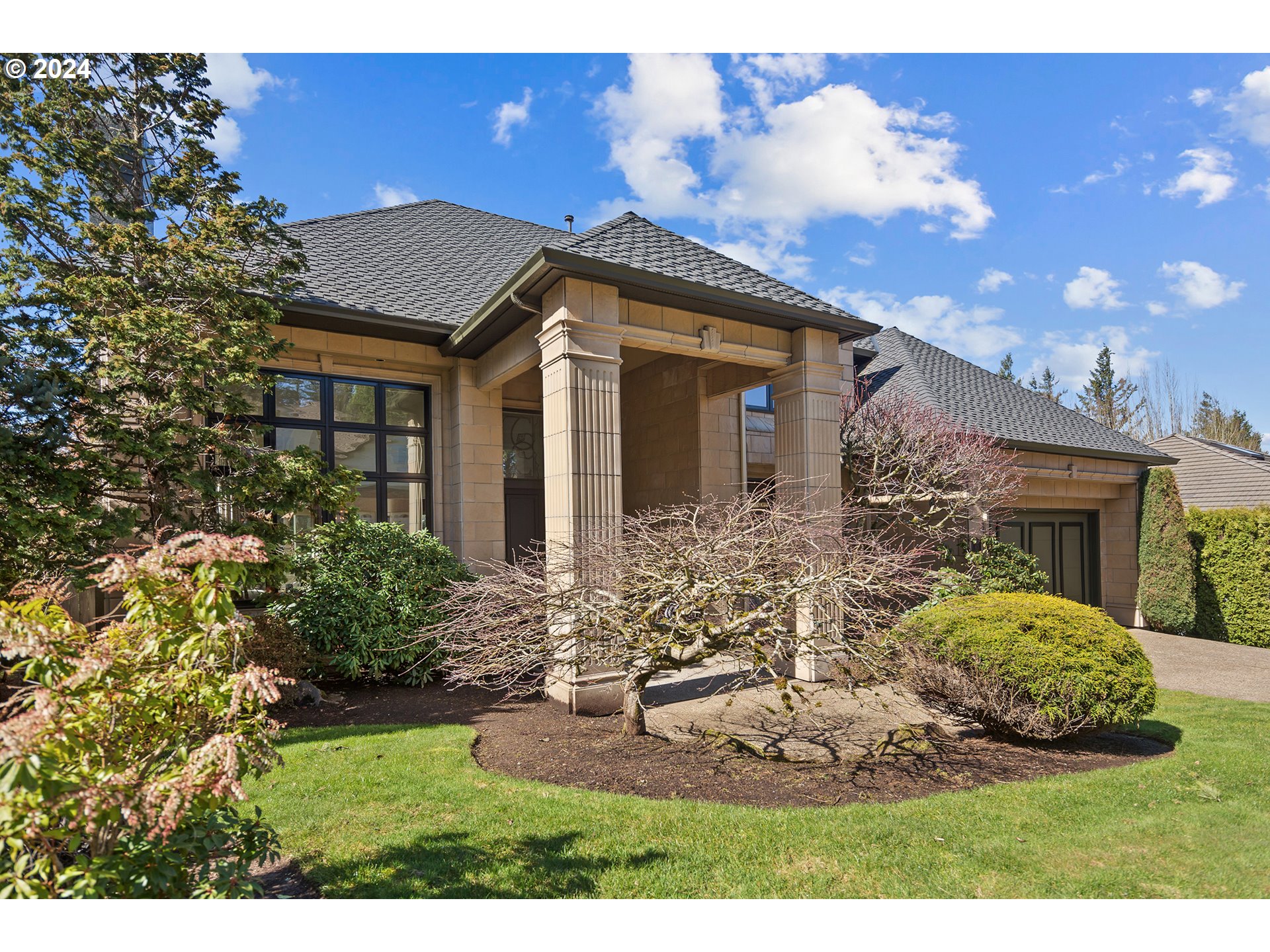 813 Southwest Regency Place Portland, OR 97225 - Photo 2 of 48 Gallery Image 2