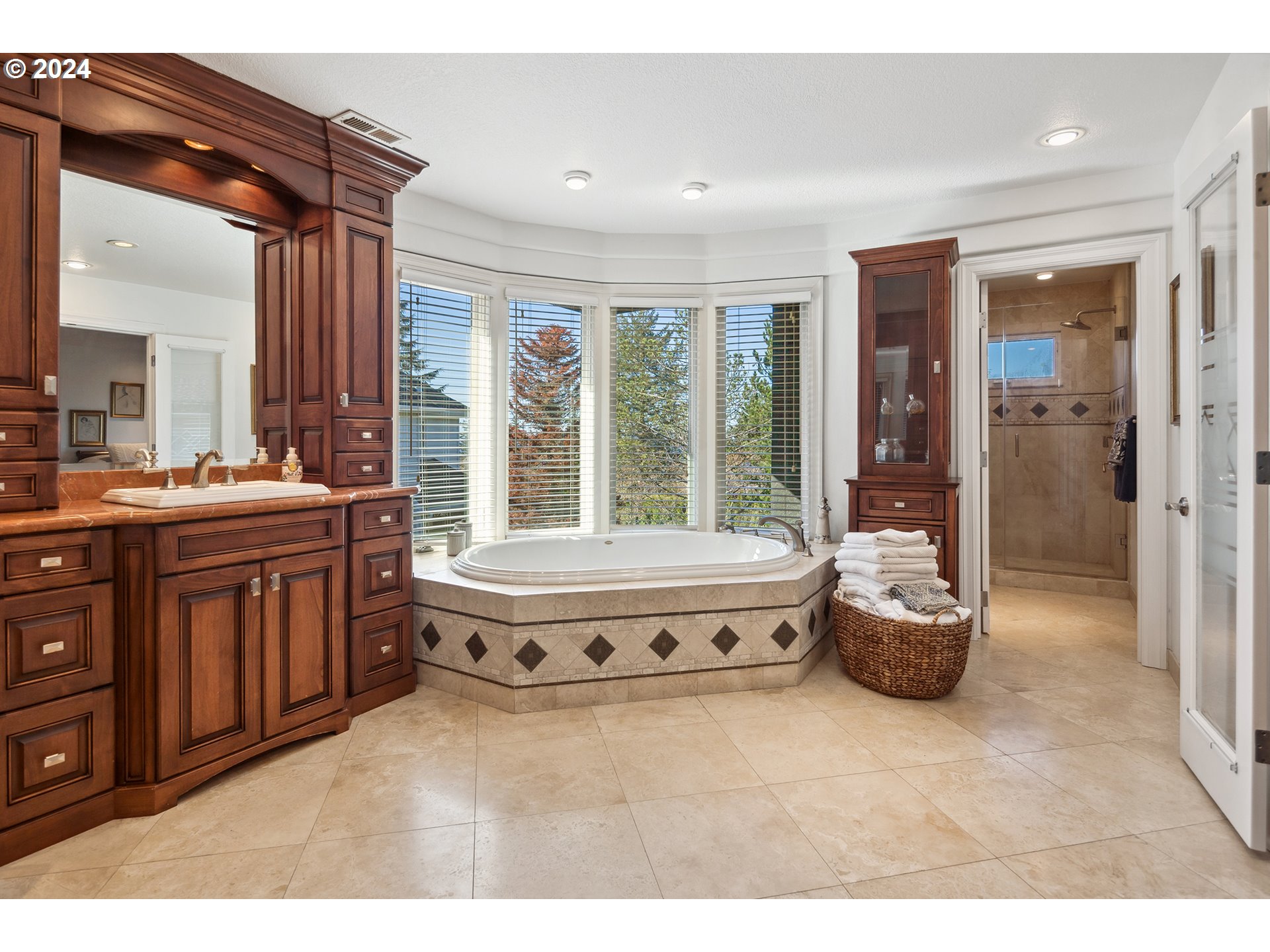 813 Southwest Regency Place Portland, OR 97225 - Photo 32 of 48 Gallery Image 32