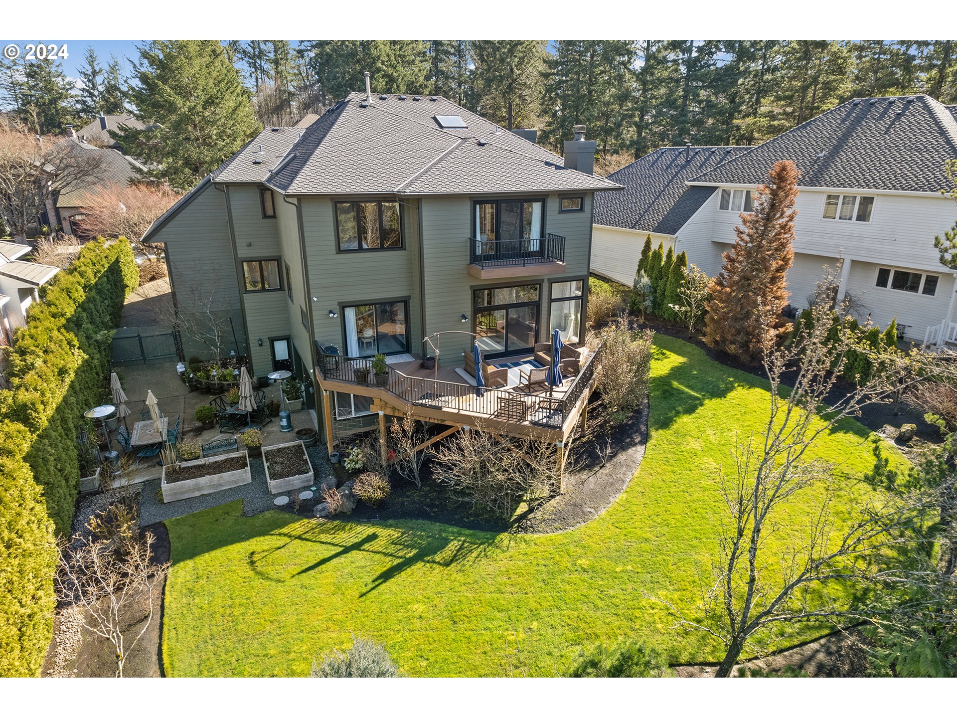 813 Southwest Regency Place Portland, OR 97225 - Photo 46 of 48 Gallery Image 46