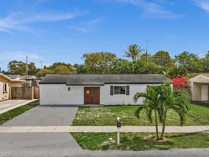 $499,000 | 2340 Southwest 42nd Terrace, Fort Lauderdale, FL 33317
