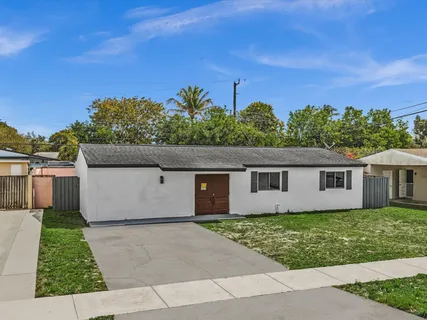 $499,000 | 2340 Southwest 42nd Terrace, Fort Lauderdale, FL 33317