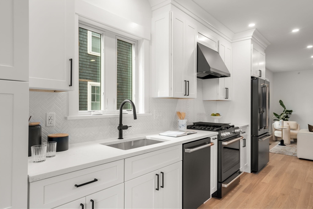 26 Adelaide Street, Unit 2 Boston, MA 02130 - Photo 4 of 24