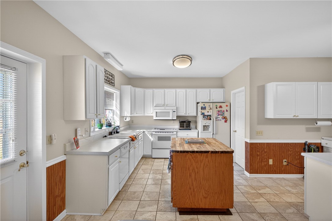 3400 Old Dobbins Bridge Road Fair Play, SC 29643 - Photo 7 of 50 Bright and open, this kitchen features ample cabinet space.
