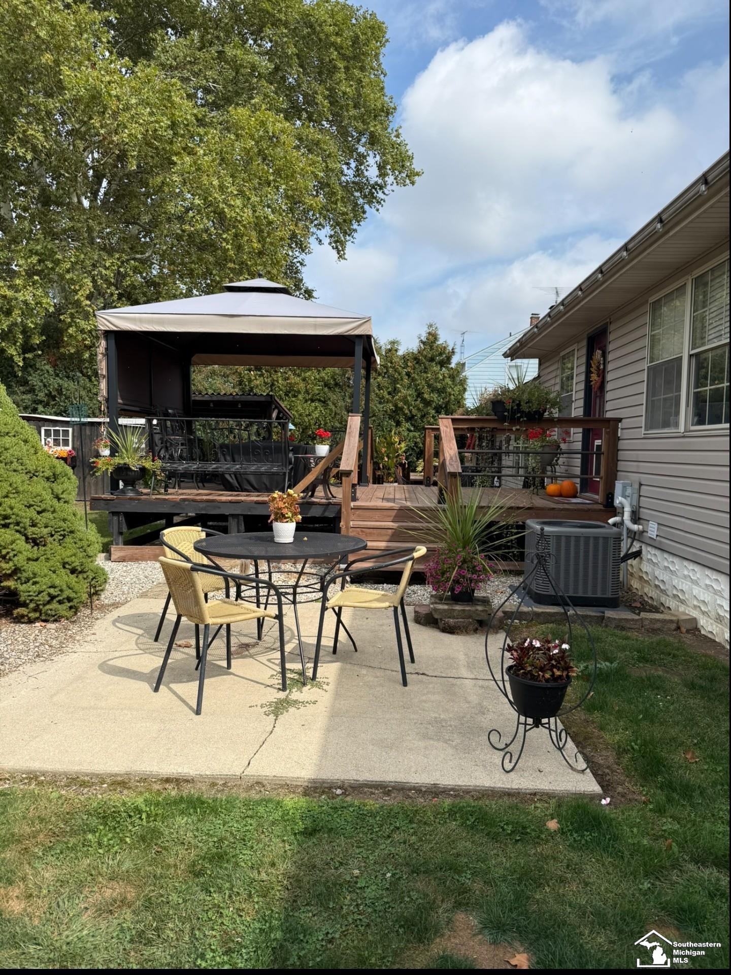 950 Waterloo Avenue Monroe, MI 48161 - Photo 8 of 34