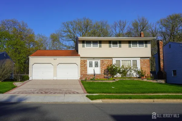 $4,700 | 32 Eileen Way, Edison, NJ 08837