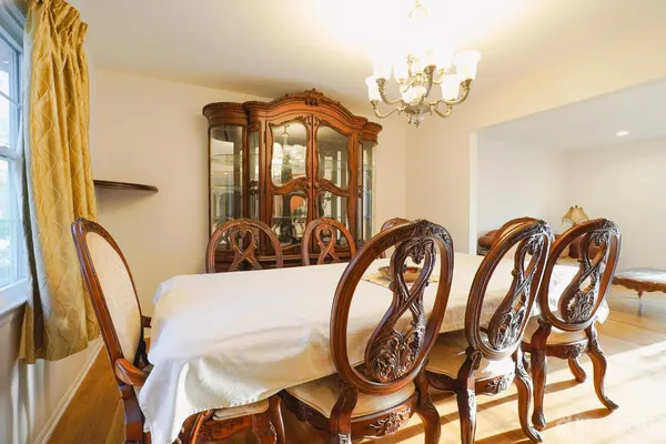 $4,700 | 32 Eileen Way, Edison, NJ 08837
