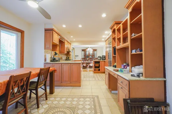 $4,700 | 32 Eileen Way, Edison, NJ 08837