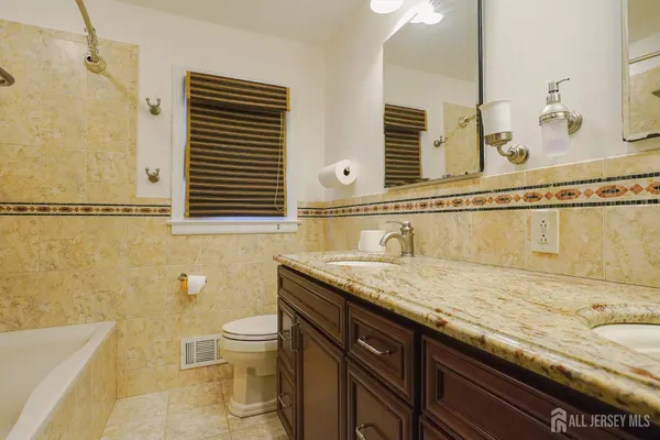 $4,700 | 32 Eileen Way, Edison, NJ 08837