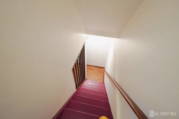 $4,700 | 32 Eileen Way, Edison, NJ 08837