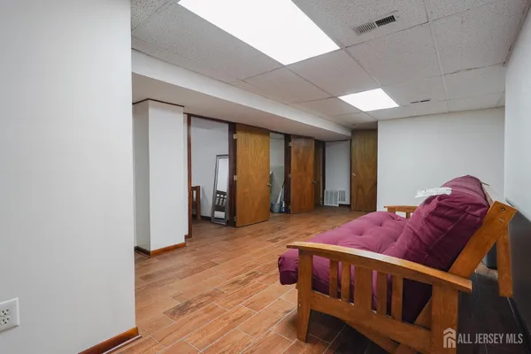 $4,700 | 32 Eileen Way, Edison, NJ 08837