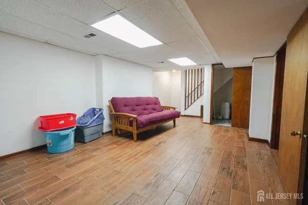 $4,700 | 32 Eileen Way, Edison, NJ 08837