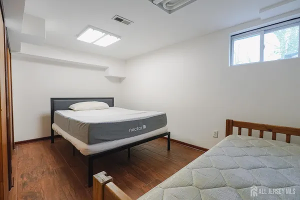 $4,700 | 32 Eileen Way, Edison, NJ 08837