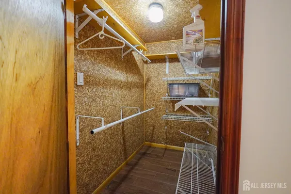 $4,700 | 32 Eileen Way, Edison, NJ 08837