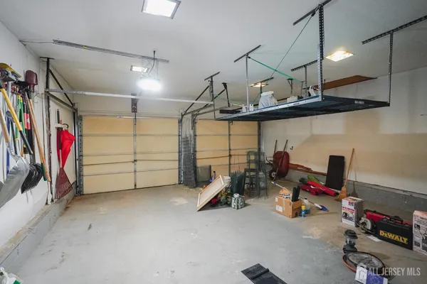 $4,700 | 32 Eileen Way, Edison, NJ 08837