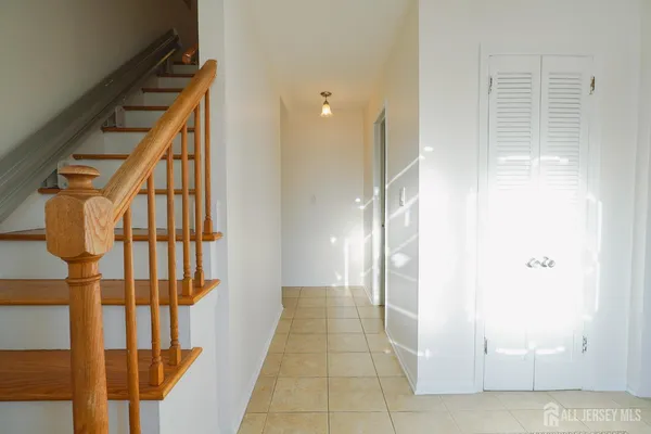 $4,700 | 32 Eileen Way, Edison, NJ 08837