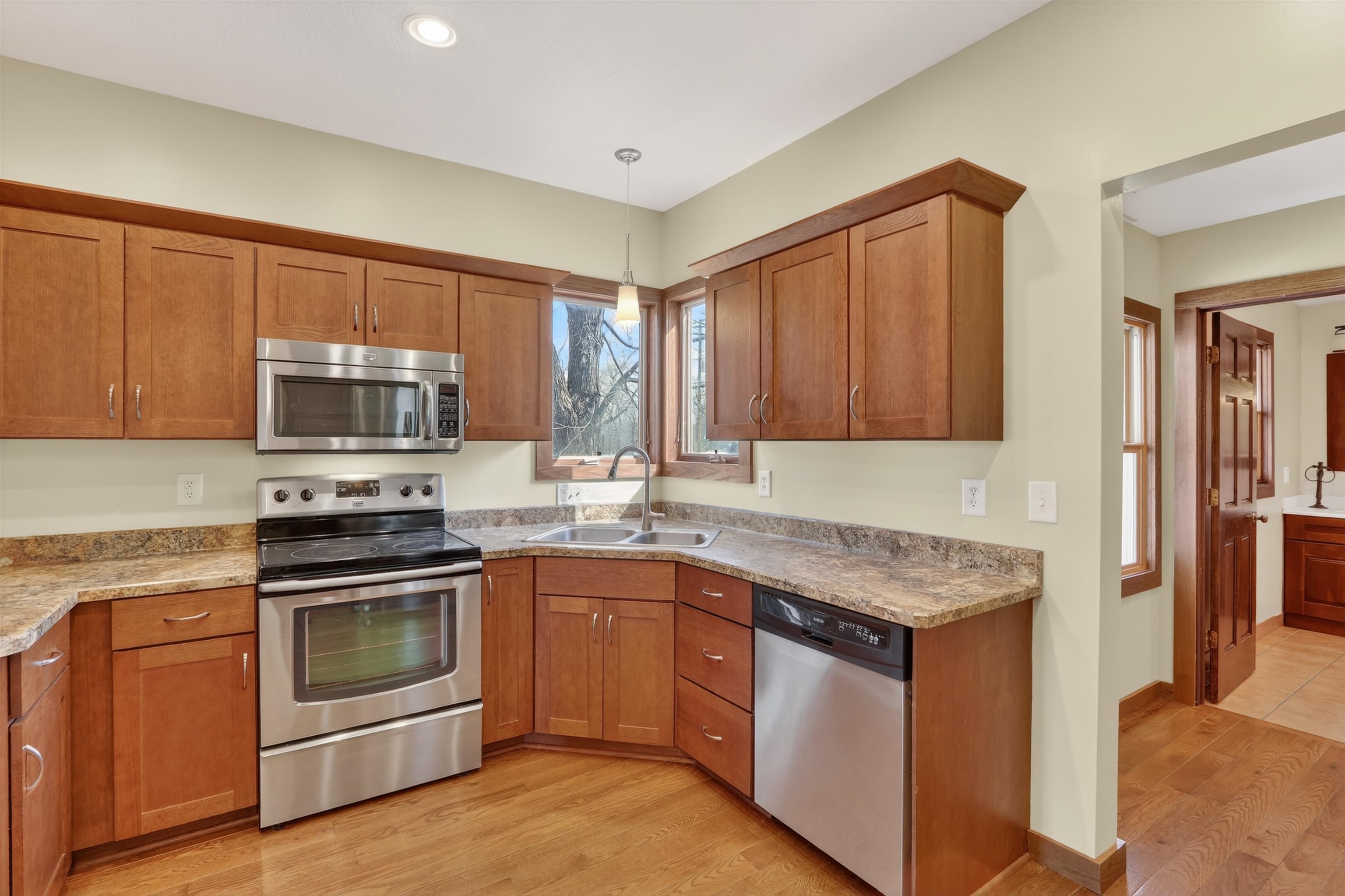 1104 West 5th Brodhead, WI 53520 - Photo 4 of 28