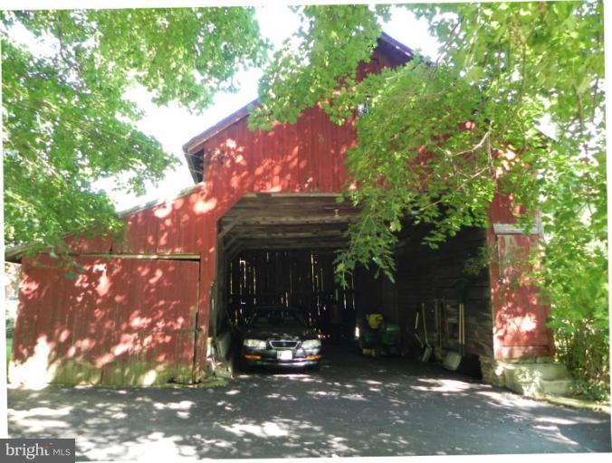 17700 Falls Road Upperco, MD 21155 - Photo 3 of 25 Barn/Garage
