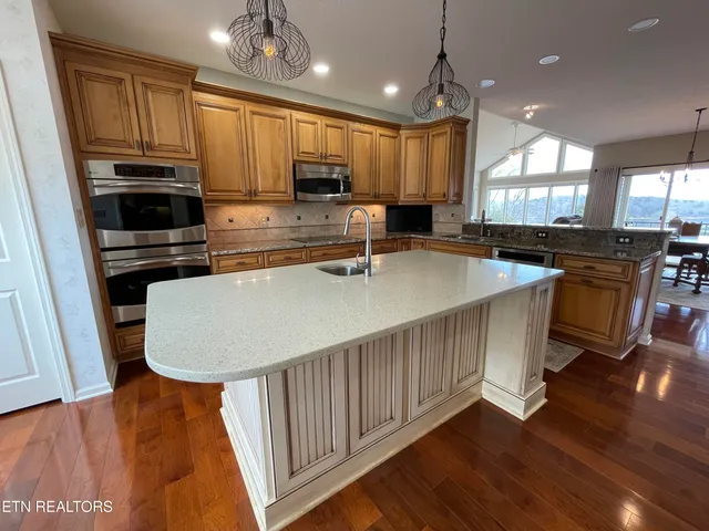 $998,000 | 219 Tuhdegwa Lane, Loudon, TN 37774