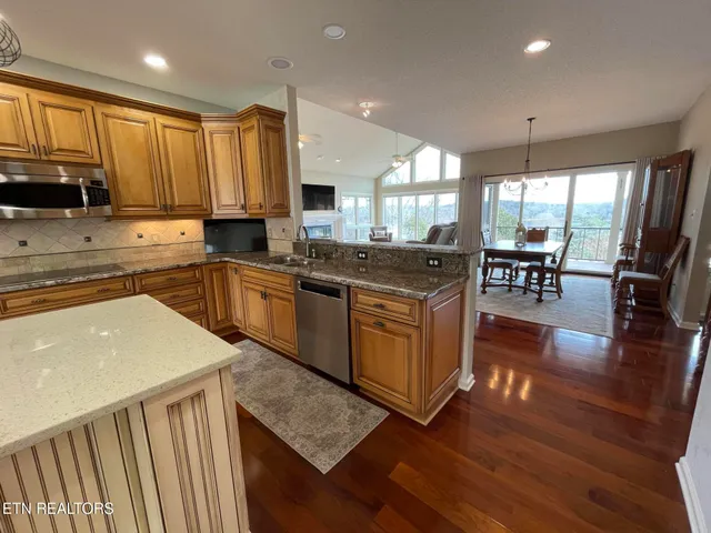 $998,000 | 219 Tuhdegwa Lane, Loudon, TN 37774