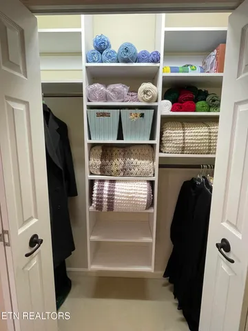 $998,000 | 219 Tuhdegwa Lane, Loudon, TN 37774