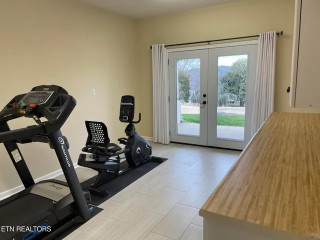 $998,000 | 219 Tuhdegwa Lane, Loudon, TN 37774