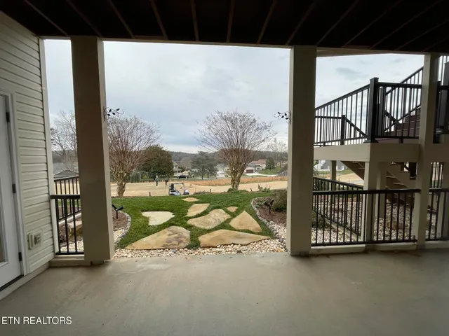 $998,000 | 219 Tuhdegwa Lane, Loudon, TN 37774