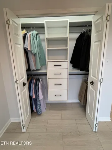 $998,000 | 219 Tuhdegwa Lane, Loudon, TN 37774