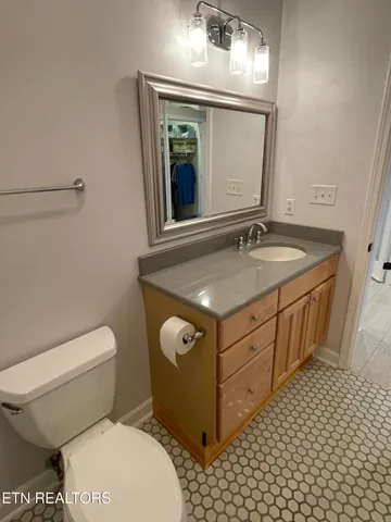 $998,000 | 219 Tuhdegwa Lane, Loudon, TN 37774