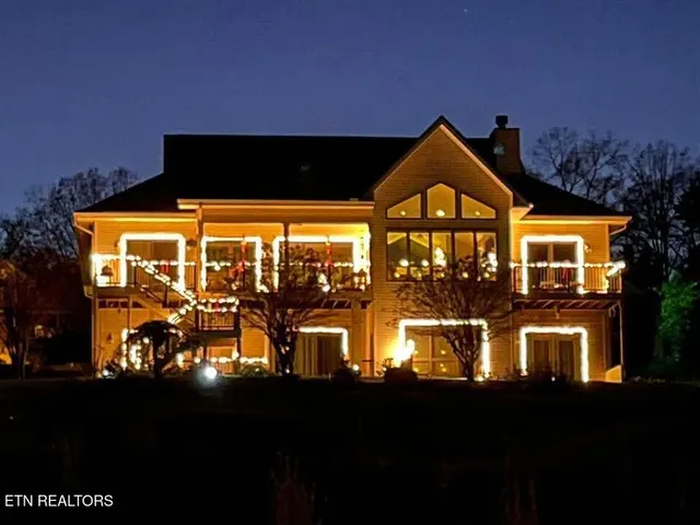 $998,000 | 219 Tuhdegwa Lane, Loudon, TN 37774