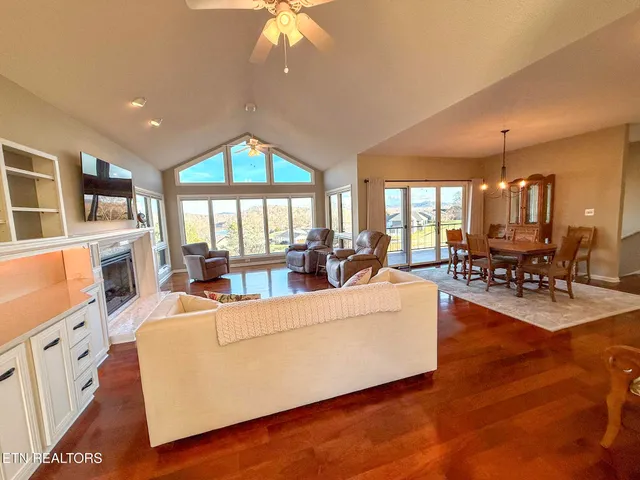 $998,000 | 219 Tuhdegwa Lane, Loudon, TN 37774