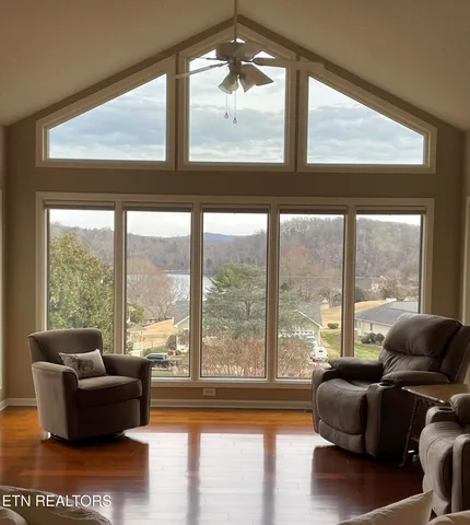 $998,000 | 219 Tuhdegwa Lane, Loudon, TN 37774