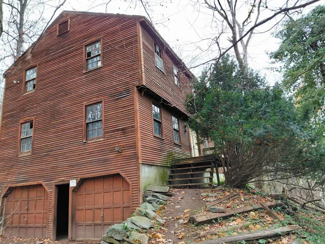 $179,900 | 283 Mountain View Road, Somers, CT 06071