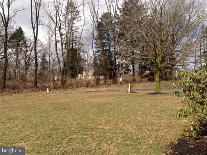 914 Center Road Womelsdorf, PA 19567 - Photo 23 of 25 Exterior Side